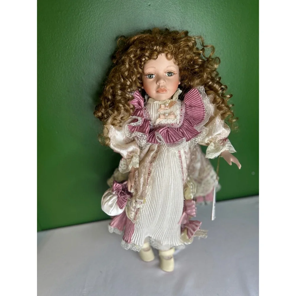 Duck House Heirloom Dolls Porcelain Doll Pink Lace Victorian Gown 2001 Nita Tag